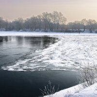 На границе воды и льда :: Евгений Дубовцев