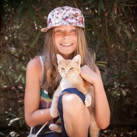 Девочка и кот :: Ева Олерских