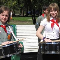 Две подружки-барабанщицы :: Дмитрий Никитин