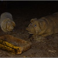 Я - свинья, и ты - свинья, Все мы, братцы, свиньи. Нынче дали нам, друзья, Целый чан ботвиньи. :: Владимир Холодный