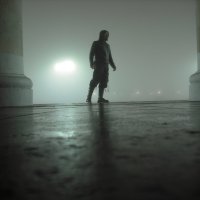 Между двух колонн в ночном тумане :: Денис Бугров 
