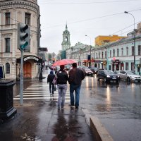 Дождь на Пятницкой :: Виктор Берёзкин
