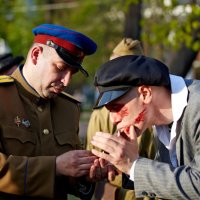 Огоньку, начальник... :: Максим Бочков