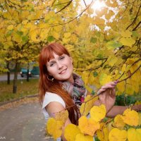 Девушка Осень :: Надежда Соколова
