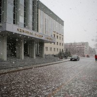 Сургут. Весенний снег :: Александр Андриенко