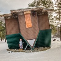 Перевернутый дом в селе Манжерок :: Виктория Кравченко