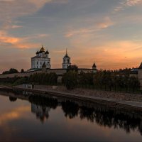 Псковский кремль...рассвет... :: Виктор Грузнов