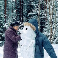 Мой друг снеговик. :: Lidiya Gaskarova