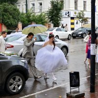 "Уж замуж невтерпеж или мой костюмчик всё же подороже будет..." :: Николай Варламов