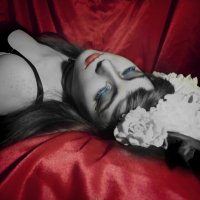 вамп с цветами :: Валерри Гульзана-Бадретдинова