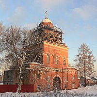 Надвратный храм с колокольней (1645 год) святых великомученицы Екатерины и мученицы Царицы Августы :: Сергей Кочнев