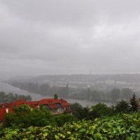 Вид Праги от Вышеграда. Дождь. View of Prague from Vyšehrad. Rain. :: Юрий Воронов