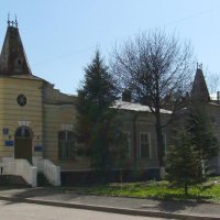 Административное  здание  в  Ивано - Франковске :: Андрей  Васильевич Коляскин
