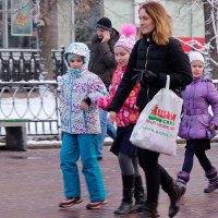 Городские зарисовки. Современники и современницы. :: Геннадий Александрович