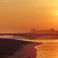 Утро,солнце и Нева. :: Владимир Гилясев