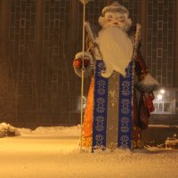 Новогодний городок у ГПНТБ на площади Пименова :: Наталья Золотых-Сибирская