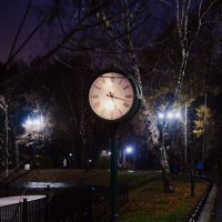 Часы в парке Останкино :: Полина Бесчастнова