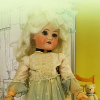 Старинная кукла :: Ростислав 