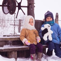 Зимние каникулы у бабушки в деревне :: Нинель Гюрсой