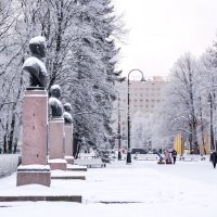 Парк Победы.  Аллея героев. :: Виктор Орехов