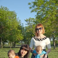 С малышами :: Екатерина Исаенко