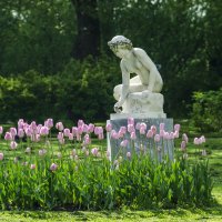 Статуя в парке.. :: Алёна Романова