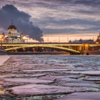 Лед на Москве-реке :: Юлия Батурина