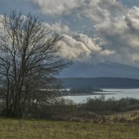 В Байдарской долине. Февраль :: Игорь Кузьмин