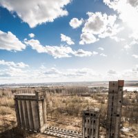 Заброшенные зернохранилища :: Антон Лебедев