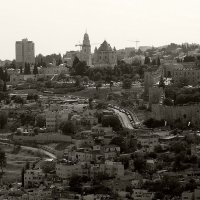 28.05.11 Иерусалим южнее стен Старого города :: Борис Ржевский