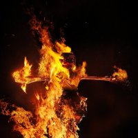 Огненный танец Масленицы... :: Павел Бутенко