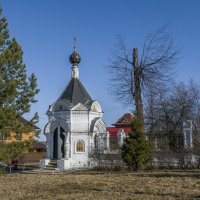 Часовенка при Церкви Воздвиженья Честного Креста Господня в Свердлове :: Михаил "Skipper"