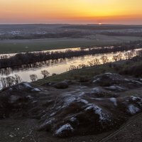 На меловых горах в апреле :: Юрий Клишин