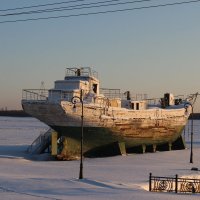 Город Архангельск.  Списали на берег. :: Александр Вуколов