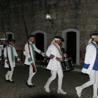 Усталые защитники крепости Ла-Кабанья (18 век, Гавана, Куба) :: Юрий Поляков