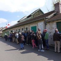 Очередь из желающих в усадьбу Клода Моне :: Михаил Сбойчаков