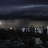 Облака перед бурей в Липецке :: Илья Пчельников