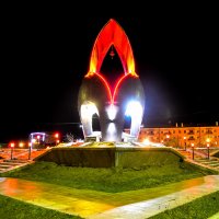 Памятник «Ровесникам, ушедшим в бой» (иногда его называют «Черный тюльпан») :: Сергей Алексеев