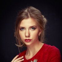 Lady in red :: Георгий Муравьев