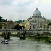 Вид на Ватикан с реки Тибр :: Любовь Изоткина