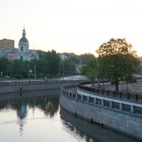 Восход солнца на Яузе :: Svetlana Shalatonova