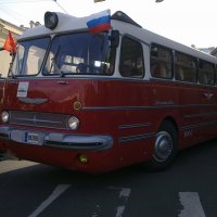 Парад ретро-транспорта  в Петербурге :: Наталия Павлова