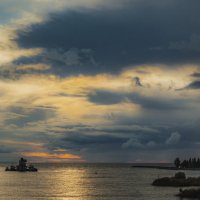 Закат на Онежском озере :: Valeriy Piterskiy