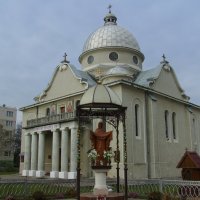 Греко - католический  храм  в  Богородчанах :: Андрей  Васильевич Коляскин