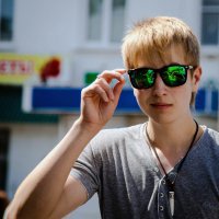 Юноша в зеленых очках. :: Валерий Гудков