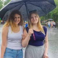 Красавицы под зонтом :: Дима Пискунов