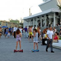 летний вечер в Одессе нас погодой порадовал... :: Александр Корчемный