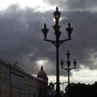 фонари на Дворцовой :: Дмитрий Есенков