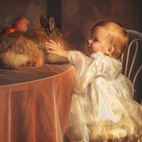 Дашенька и ее милый пушистый друг кролик :: Татьяна Семёнова