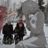 У памятника "Не рождённым детям" :: Виктор Козусь